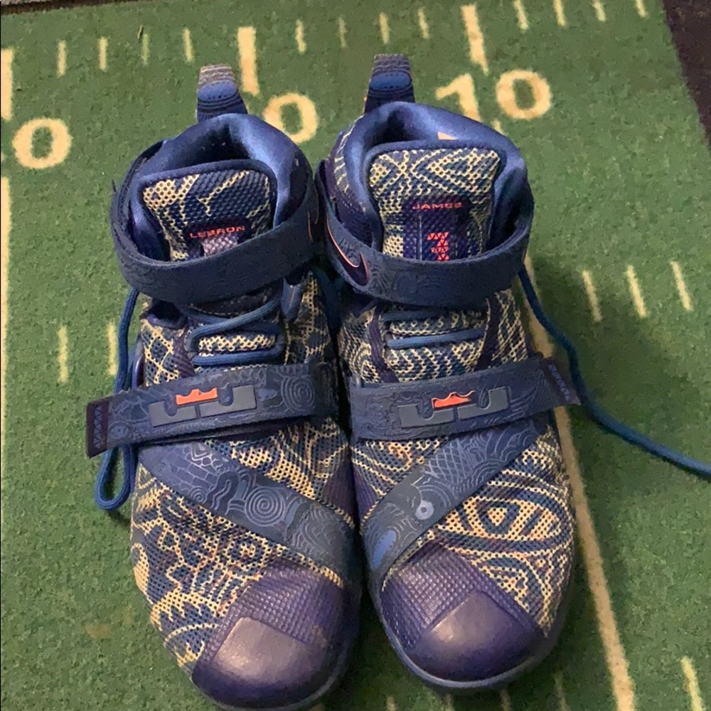Nike Lebron Solider 9 Freegums